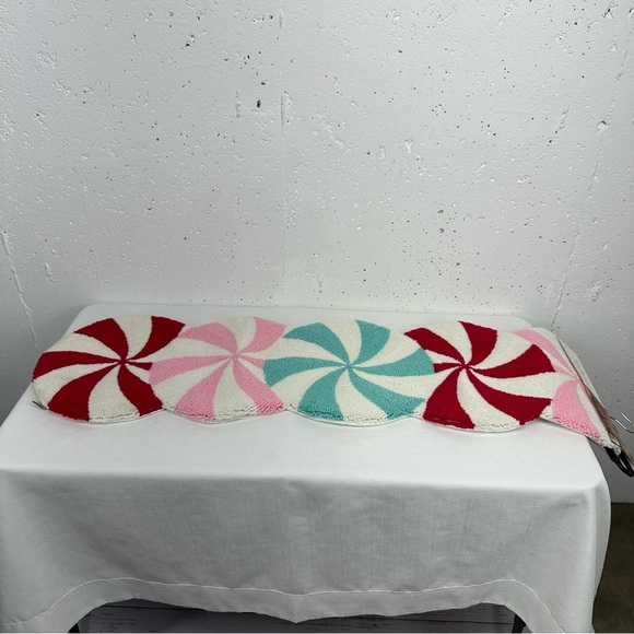 Isaac Mizrahi Holiday Peppermint Candy Table Runner 13 x 48” New - Picture 3 of 15